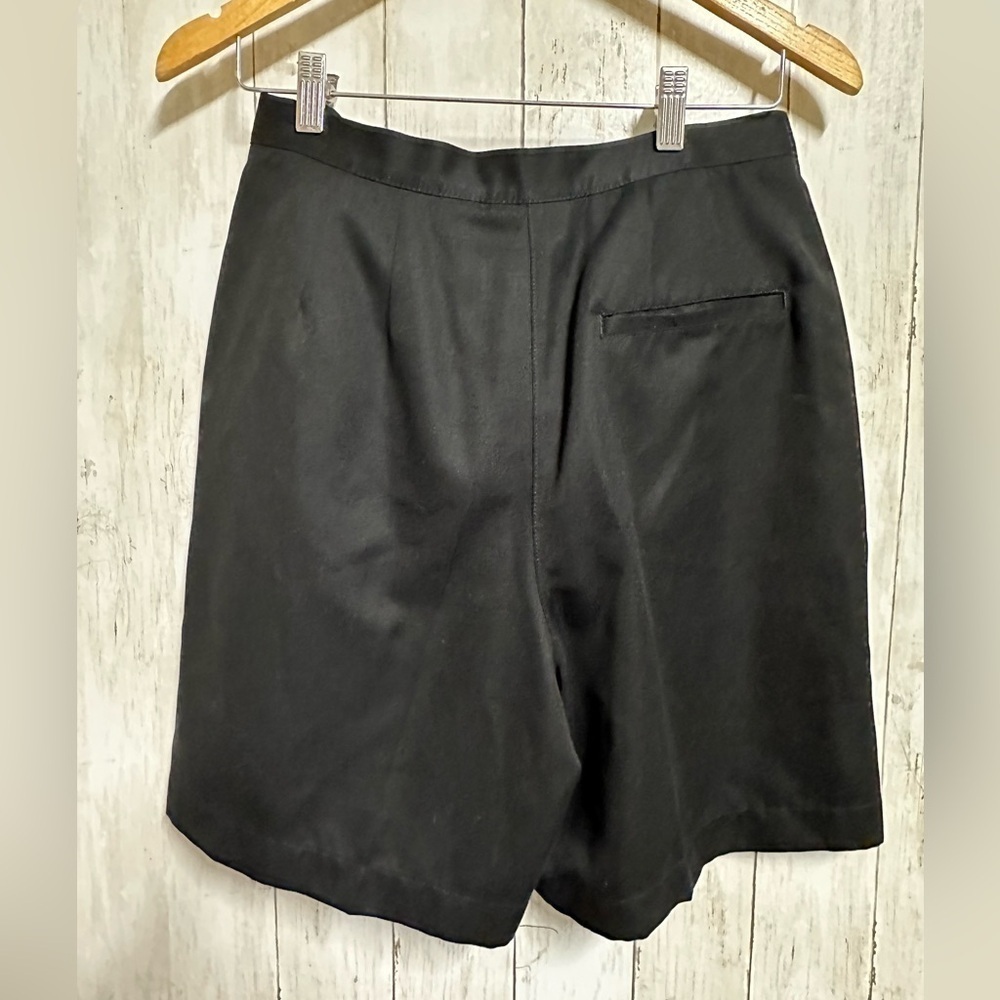 Liz Claiborne- LIZGOLF Black Shorts Size 10 - Picture 2 of 5
